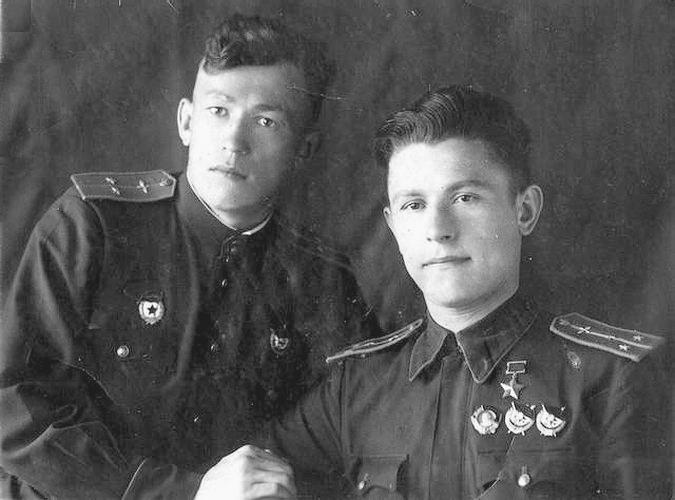 Лётчики Алексей Марков и Владимир Гаранин.