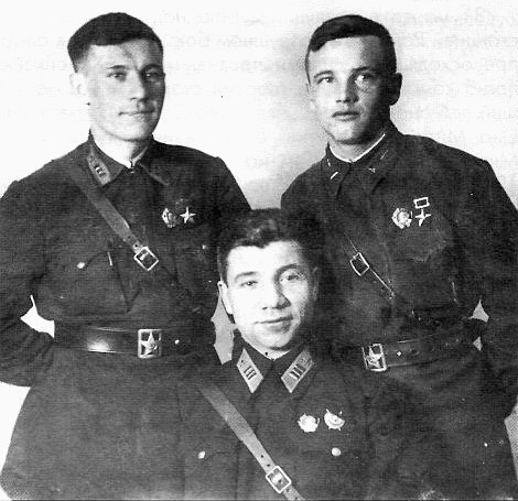 В.В.Мигунов с товарищами.