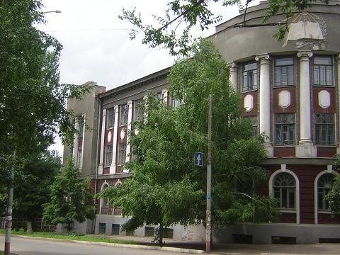 Улица имени А.И.Хользунова в Саратове.