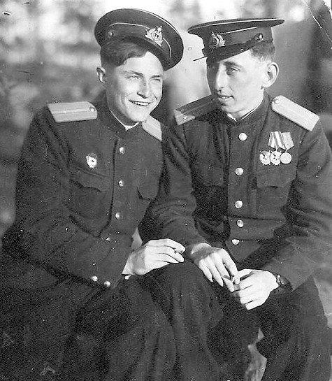 Н.И.Шестопалов (справа). 24.07.1944 г.