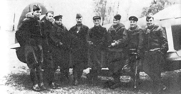 Группа лётчиков 18-гоГвИАП. Октябрь 1944 г.