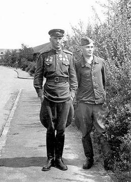 А.А. Волков и В. Анашкин. Бранденбург, 1945.