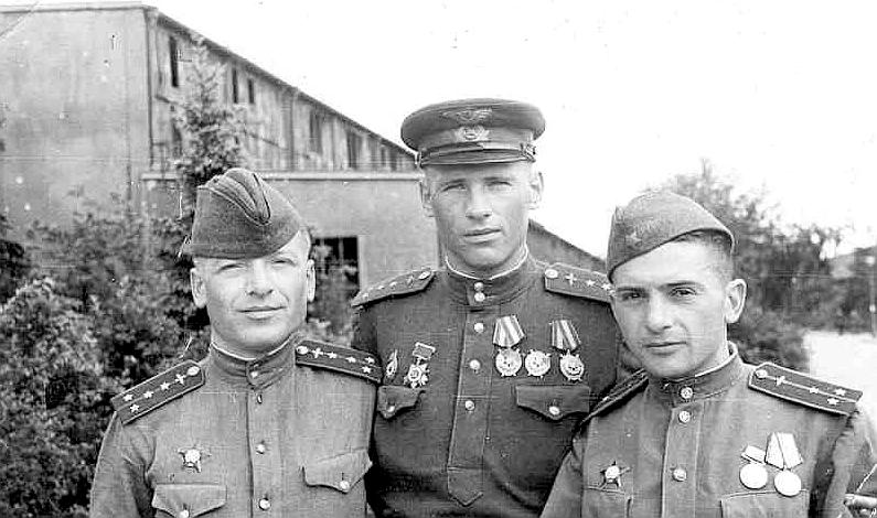 А.А. Волков c товарищами. Бранденбург, 1945.