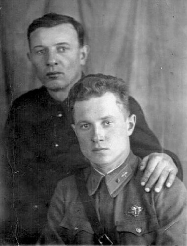 Фёдор Суриков с братом Андреем, 1940 год.