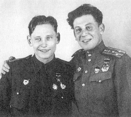 С.Ф.Долгушин (слева) и В.И.Сталин
