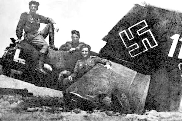 П.М.Никоноров с товарищами. 1944 год.