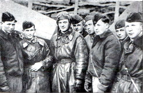 Г.В.Громов с товарищами, 1942 год.