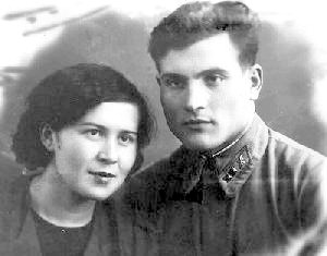 М.П.Девятаев с супругой.