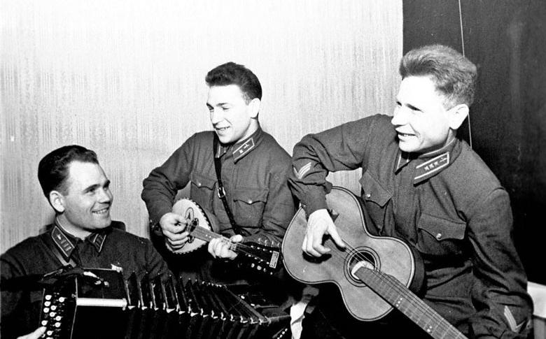 Г.А.Когрушев с товарищами. 1942 г.