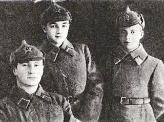 Т.Фрунзе, С.Микоян, В.Ярославский ( слева направо )