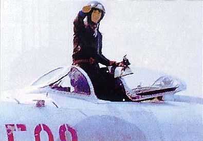 Советский пилот в кабине МиГ-15