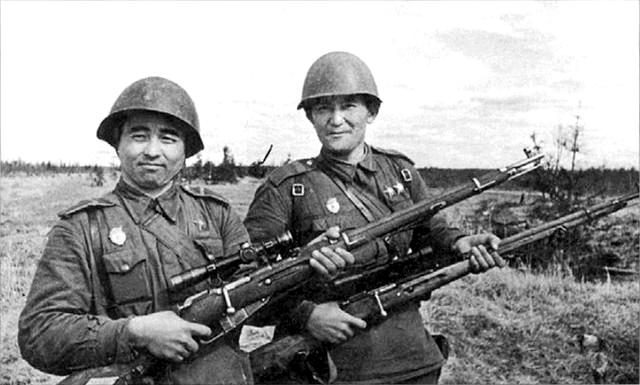 Снайперы Северо-Западного фронта. 8-я ГвСД, май 1943 года.
