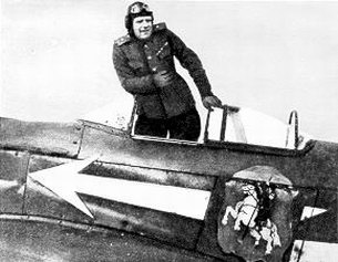 Г.Н.Захаров в кабине своего Як-3