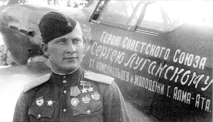 Сергей Луганский у своего Як-1Б