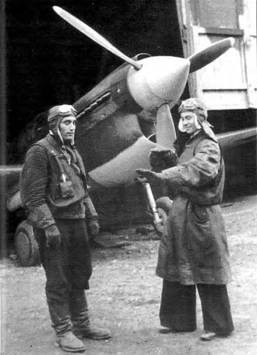 Н.Г.Голодников (справа), лето 1942 г.