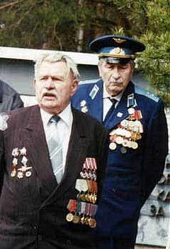 В.А.Тихомиров (слева), 2002 г.