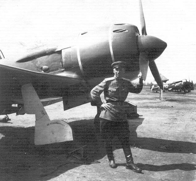 Сузик П.Г. на аэродроме Гудауты, 1947 год.