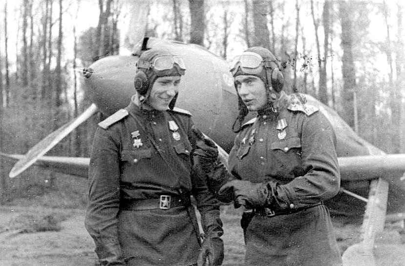 В.Дудниченко и Иван Лавроненко. 1944 г.