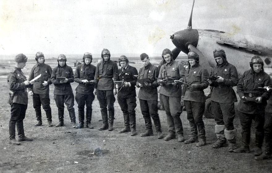 Аэродром Курск, апрель 1943 года.