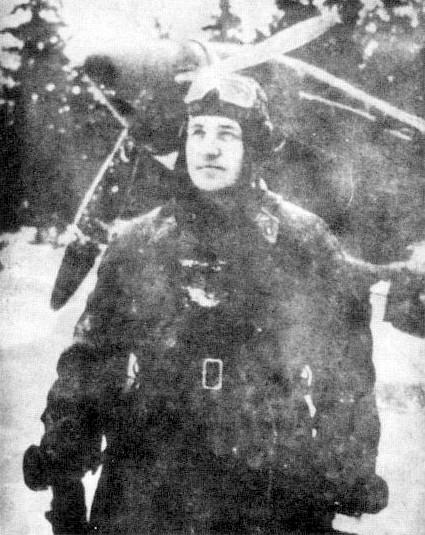 Б.Г.Бородай у самолёта МиГ-3.